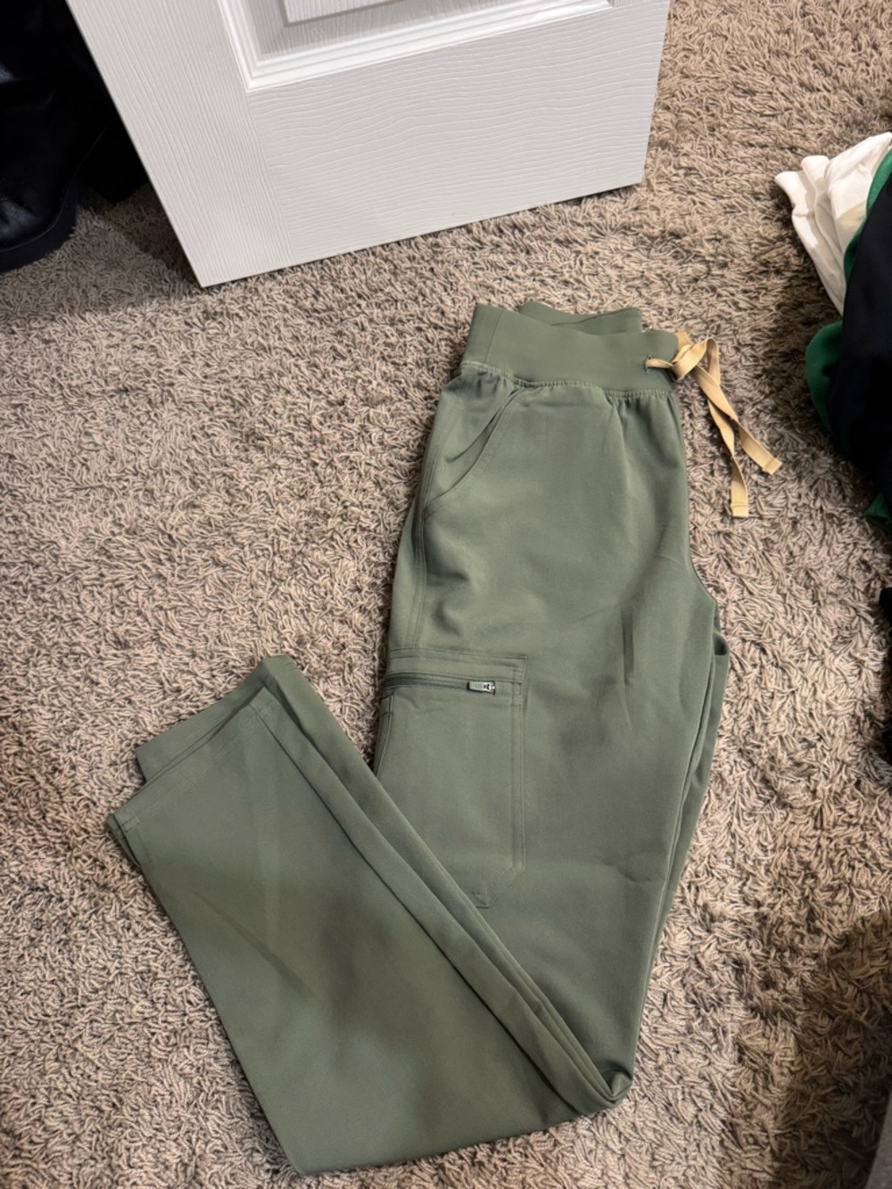 Women’s figs scrub pants